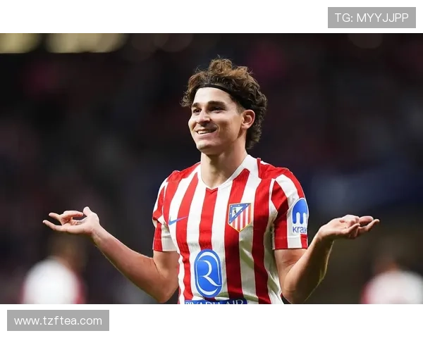 莱万上演帽子戏法巴萨主场四比二击败十人瓦伦西亚重返积分榜第二 莱万上演帽子戏法巴萨主场四比二击败十人瓦伦西亚重返积分榜第二